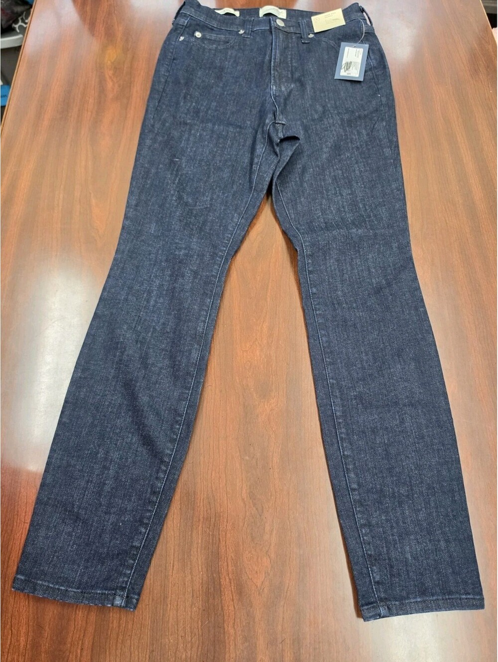 NWT Universal Thread High Rise Skinny  Jeans Size 8 Super Stretch Denim Casual